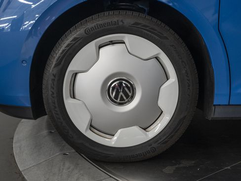 Used 2025 Volkswagen ID. Buzz 1st Edition RWD image 20