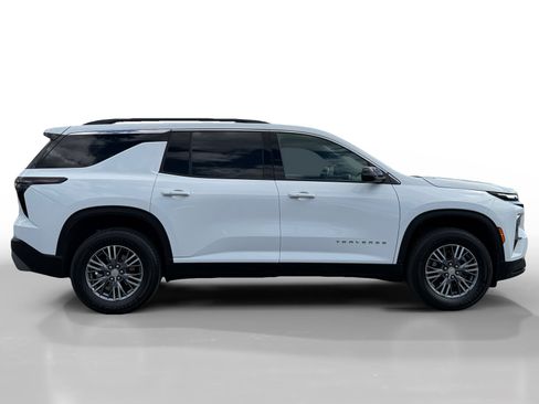 Used 2025 Chevrolet Traverse LT AWD/4WD image 6