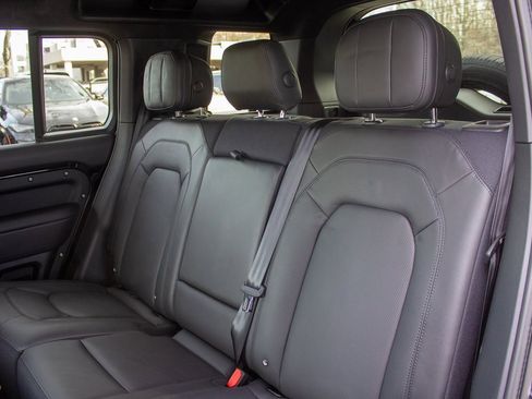 Used 2025 Land Rover Defender 110 V8 image 22