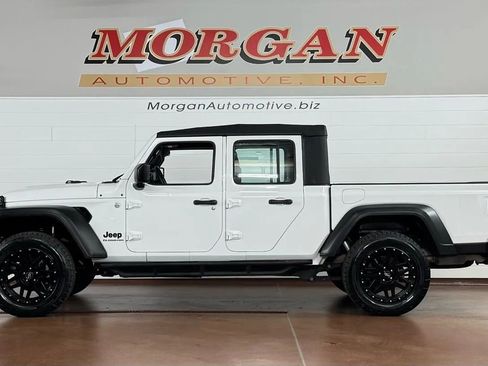 Used 2021 Jeep Gladiator Sport w/ Trailer Tow Package AWD/4WD image 6