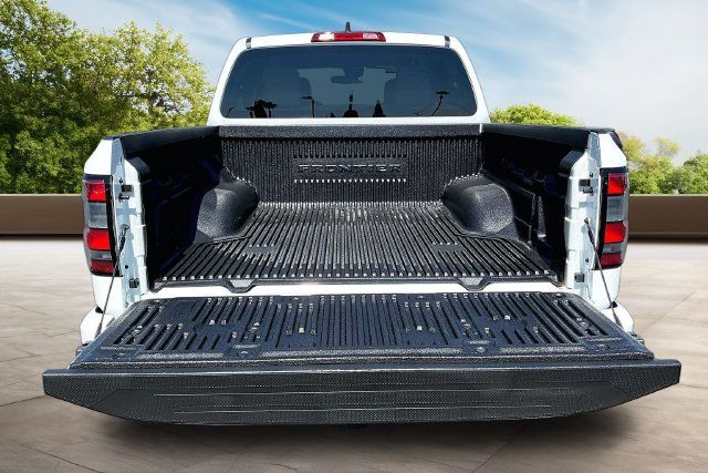 Certified 2023 Nissan Frontier SV w/ Tow Package RWD image 7