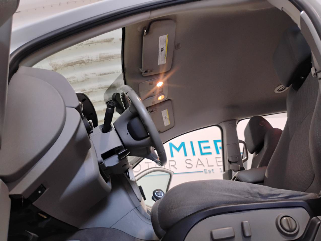 Used 2017 Chevrolet Traverse LT FWD image 35
