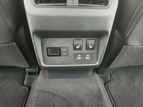 Used 2026 Nissan Rogue Platinum w/ Platinum Premium Package AWD/4WD image 36
