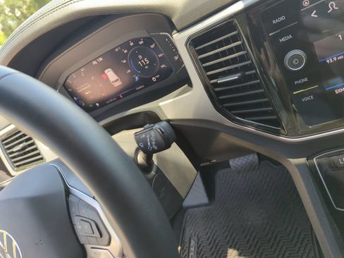 Used 2023 Volkswagen Atlas Cross Sport SE w/ Panoramic Sunroof Package FWD image 24
