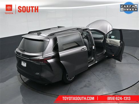 Used 2023 Toyota Sienna XLE image 60