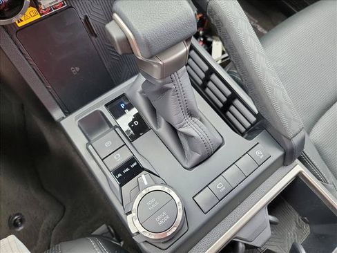 Used 2026 Toyota 4Runner Limited AWD/4WD image 19