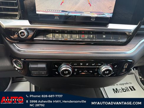 Used 2025 GMC Sierra 1500 SLT AWD/4WD image 18