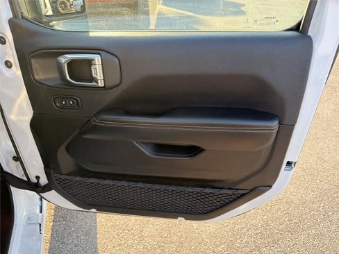 Used 2025 Jeep Wrangler Sahara w/ Safety Group image 12