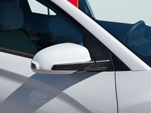 Used 2022 Hyundai Kona SEL image 12