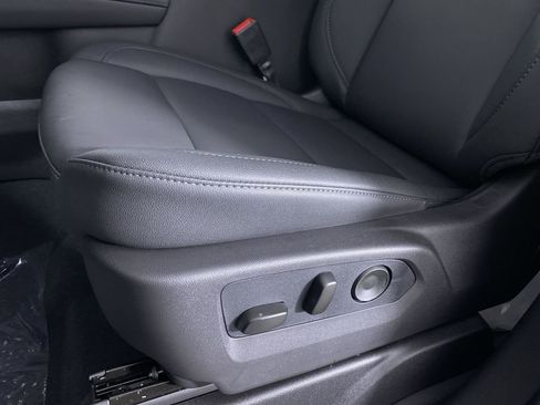 New 2026 Chevrolet Suburban Z71 w/ Comfort Package image 10