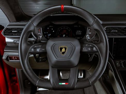 Used 2024 Lamborghini Urus S AWD/4WD image 13