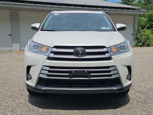 Used 2018 Toyota Highlander XLE AWD/4WD image 10