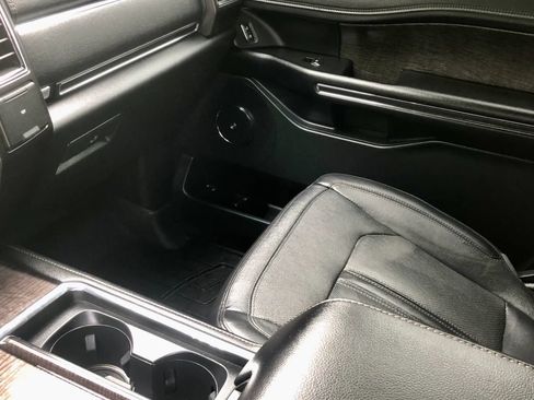 Used 2019 Ford Expedition Limited AWD/4WD image 20