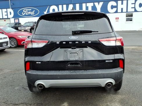 Used 2022 Ford Escape SE image 5