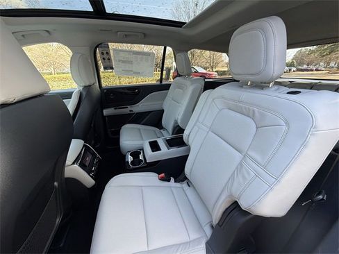 New 2026 Lincoln Aviator Reserve image 23
