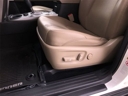 Used 2016 Toyota 4Runner SR5 Premium image 22