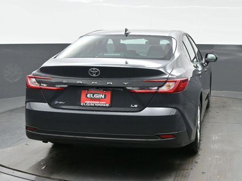 Used 2025 Toyota Camry LE image 5