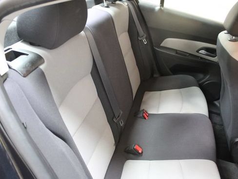 Used 2015 Chevrolet Cruze LS FWD image 9