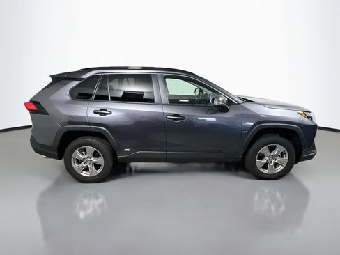 Used 2025 Toyota RAV4 XLE AWD/4WD image 3