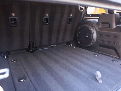 Used 2018 Jeep Wrangler Unlimited Sahara image 20