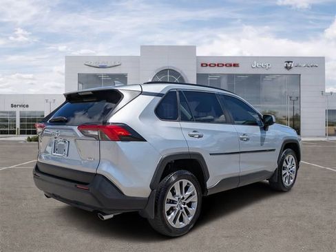 Used 2021 Toyota RAV4 XLE Premium FWD image 3