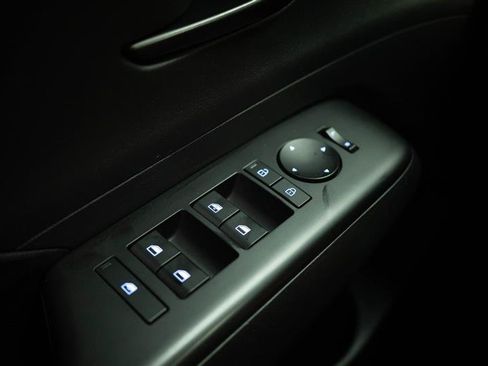 Used 2025 Hyundai Kona SEL FWD image 28