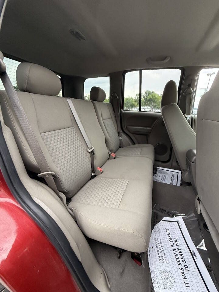 Used 2007 Jeep Liberty Sport AWD/4WD image 15