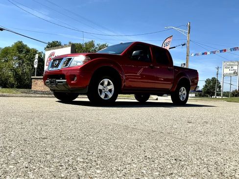 Used 2013 Nissan Frontier SV w/ SV Value Truck Pkg AWD/4WD image 31
