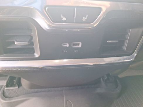 Used 2025 Chevrolet Silverado 1500 LTZ w/ LTZ Premium Package image 25