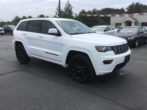 Used 2018 Jeep Grand Cherokee Altitude image 1