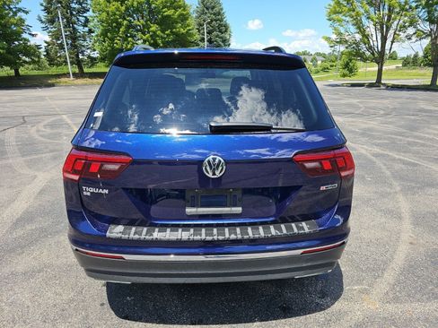 Used 2021 Volkswagen Tiguan SE w/ Panoramic Sunroof Package AWD/4WD image 5