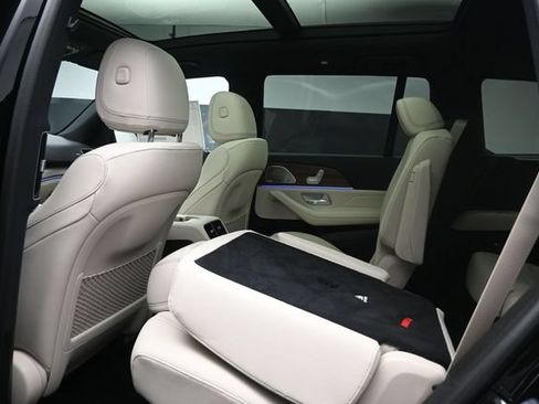 Used 2026 Mercedes-Benz GLS 450 4MATIC image 21