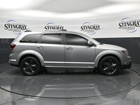 Used 2018 Dodge Journey Crossroad w/ Nav & Sun Group FWD image 8