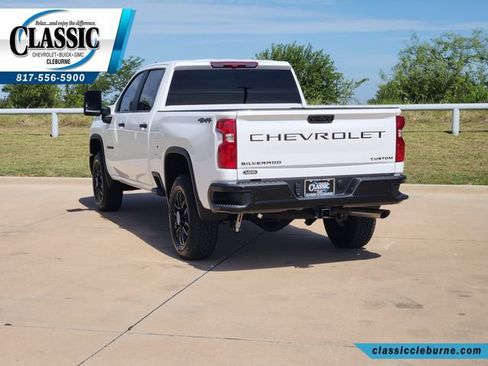 Used 2026 Chevrolet Silverado 2500 Custom w/ Custom Value Package AWD/4WD image 8