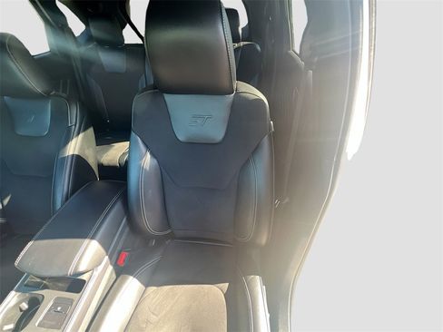 Used 2023 Ford Edge ST image 19