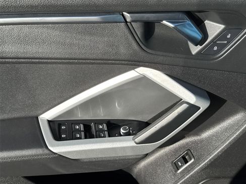 Used 2020 Audi Q3 2.0T Premium Plus w/ Premium Plus Package AWD/4WD image 29