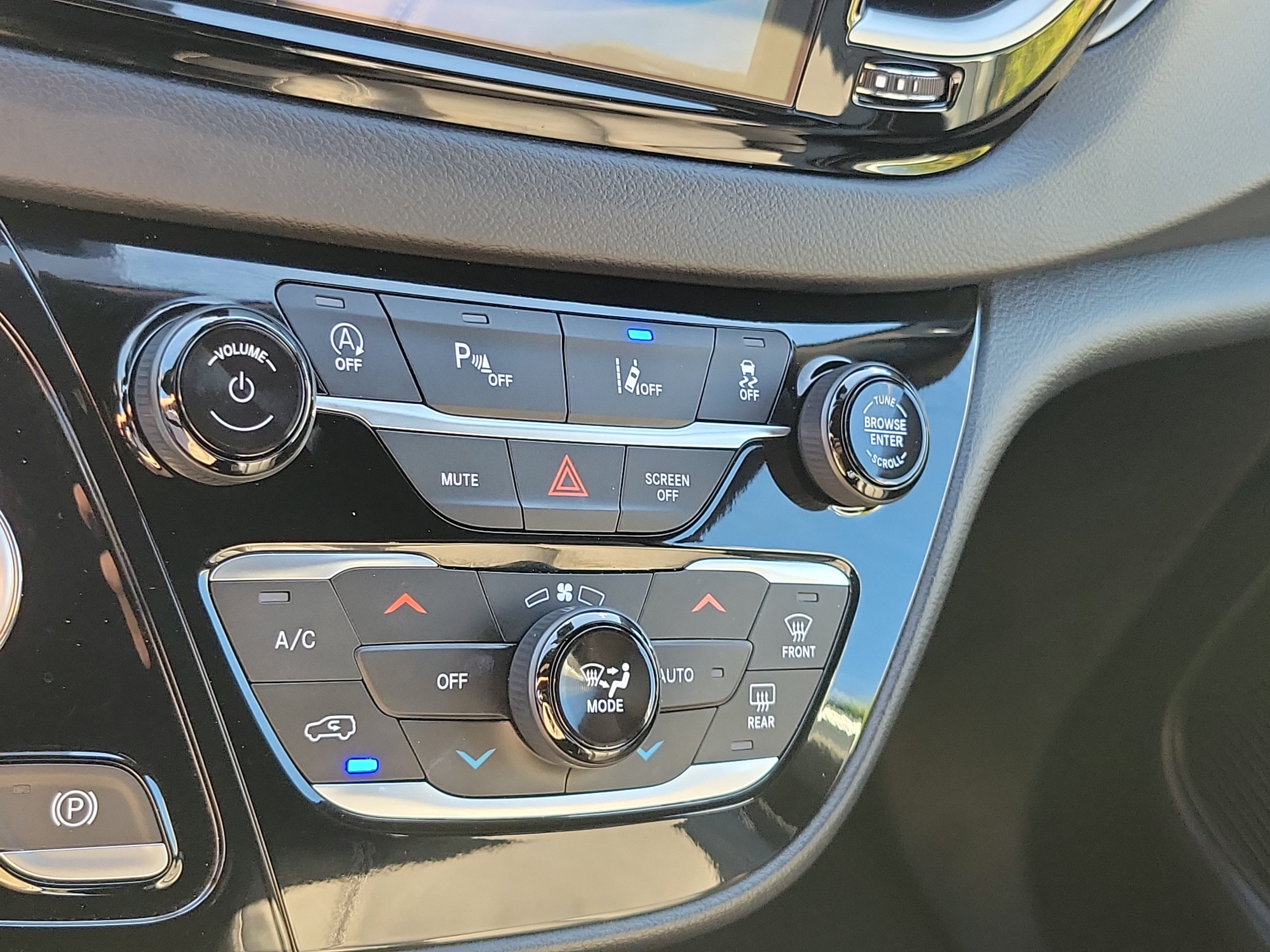 Used 2026 Chrysler Pacifica Select FWD image 23