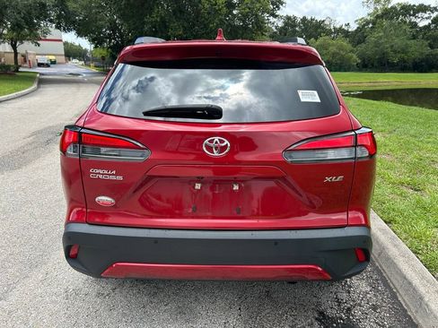 Used 2022 Toyota Corolla Cross XLE FWD image 5