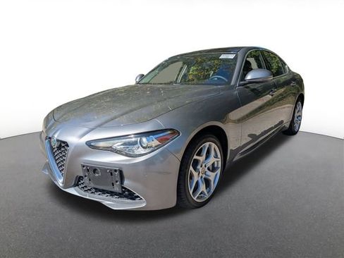 Used 2021 Alfa Romeo Giulia Ti image 1