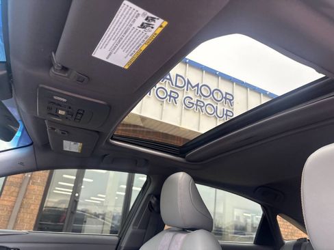 Used 2019 Toyota Avalon XSE w/ All Weather Liner Package image 6