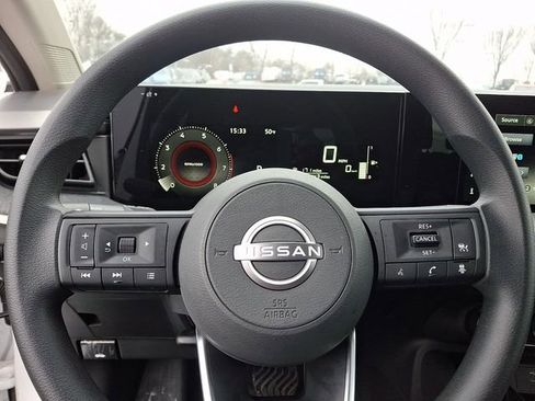 Used 2025 Nissan Kicks SV image 18