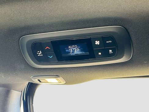 Certified 2024 Chrysler Pacifica Premium image 26