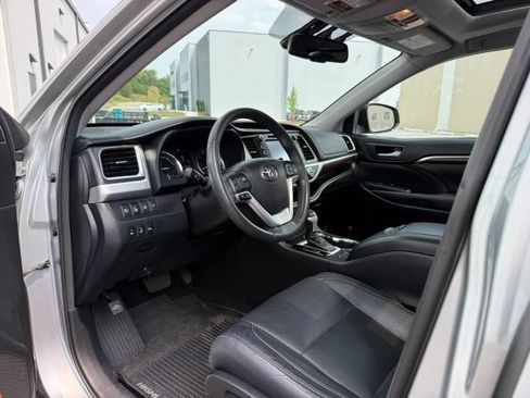 Used 2016 Toyota Highlander Limited Platinum AWD/4WD image 14