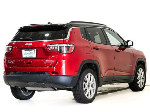 Used 2025 Jeep Compass Limited image 6