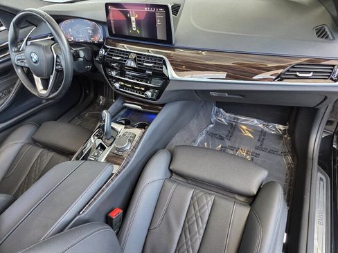 Used 2023 BMW 530i w/ Convenience Package RWD image 20