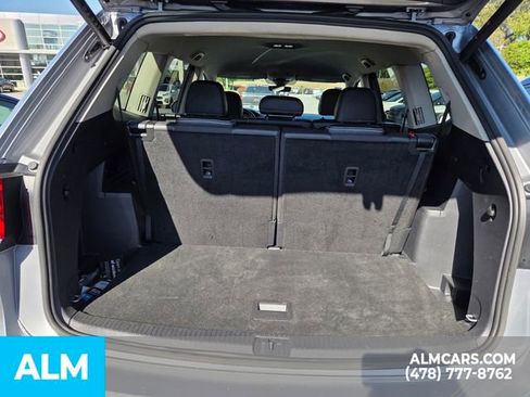 Used 2025 Volkswagen Atlas SE FWD image 11
