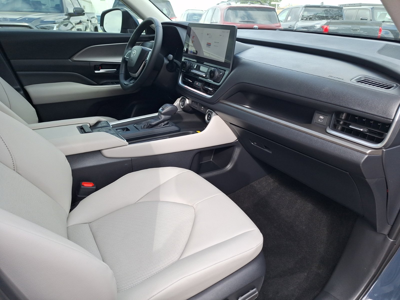 Used 2026 Toyota Grand Highlander FWD image 31