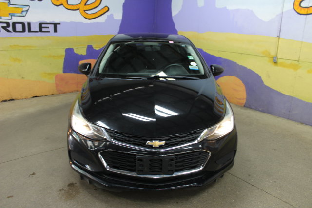 Used 2018 Chevrolet Cruze LT FWD image 3