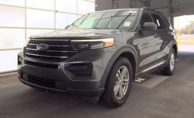Used 2020 Ford Explorer XLT w/ Class III Trailer Tow Package AWD/4WD image 2