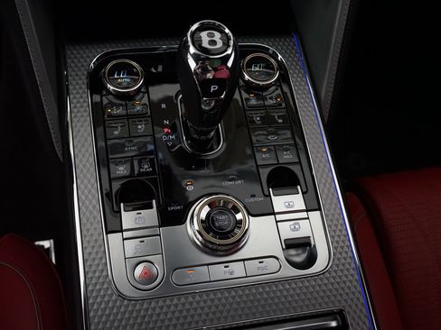 Used 2022 Bentley Flying Spur Plug-In Hybrid AWD/4WD image 20